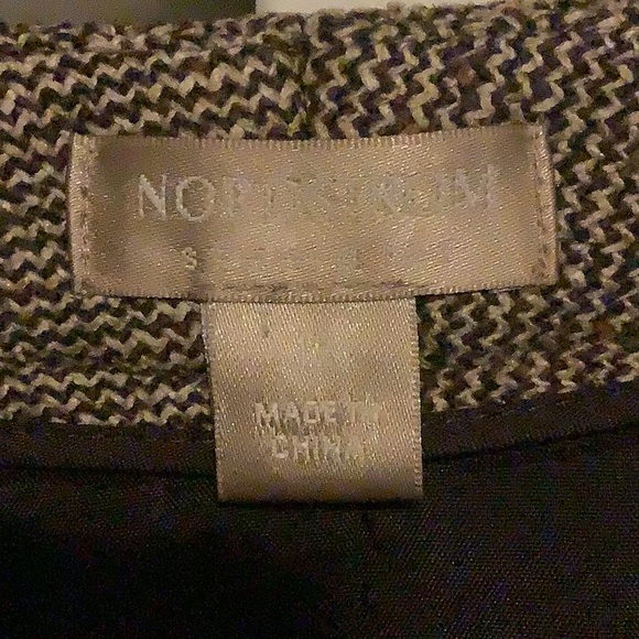 Wool skirt with split. - Picture 2 of 7